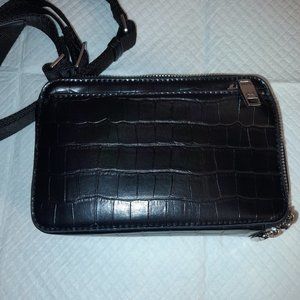 Zara Black Leather Messenger Bag Purse Cellphone Holder